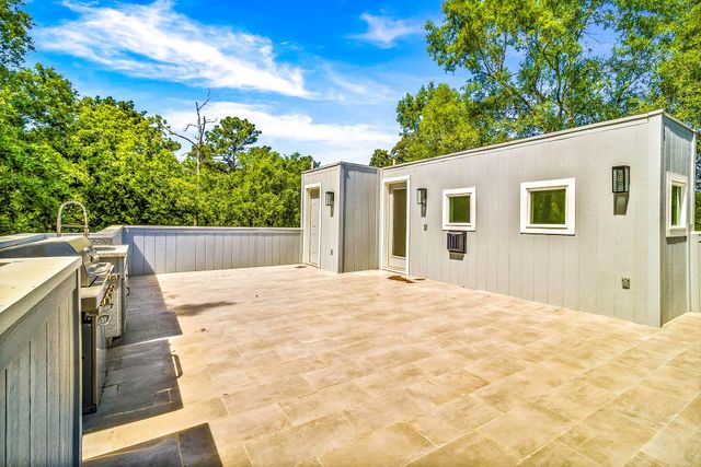 107 Cloverdale, Livingston, TX 77351