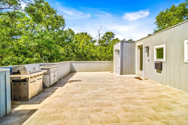 107 Cloverdale, Livingston, TX 77351