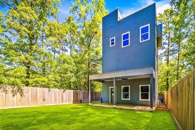 107 Cloverdale, Livingston, TX 77351