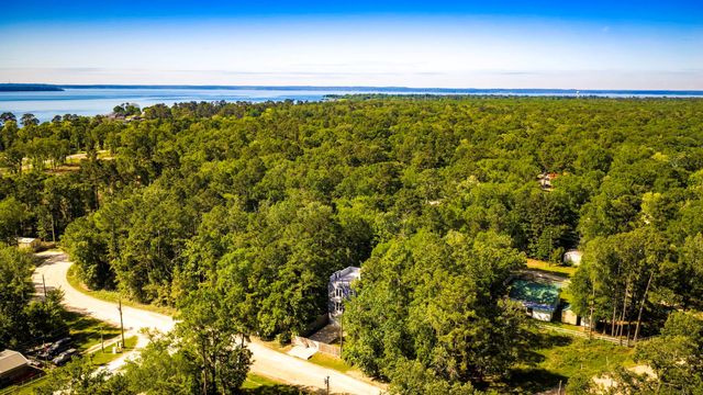 107 Cloverdale, Livingston, TX 77351