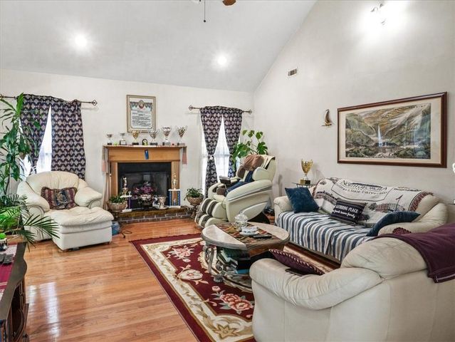 155 BRENTWOOD Drive, Demorest, GA 30535