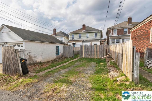 2020 Washington Boulevard, Wilson Boro, PA 18042