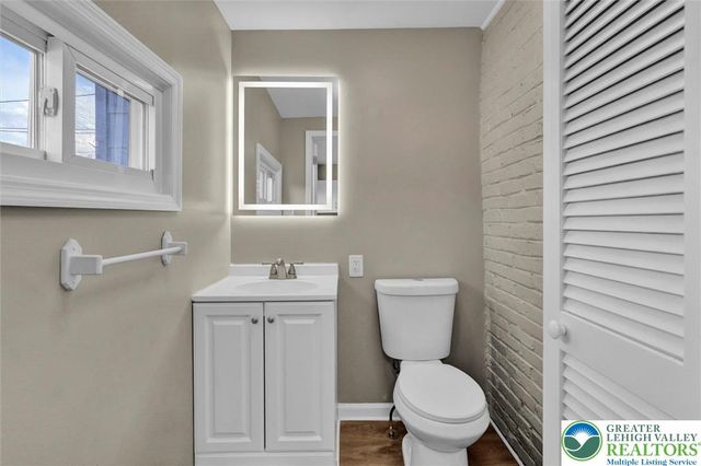 2020 Washington Boulevard, Wilson Boro, PA 18042
