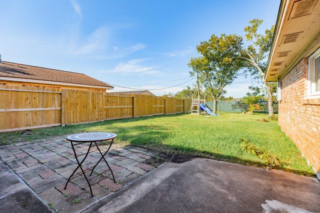 117 Talisman Street, Lake Jackson, TX 77566