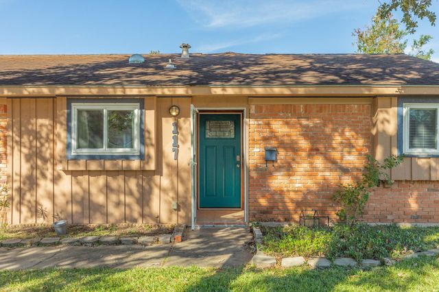 117 Talisman Street, Lake Jackson, TX 77566