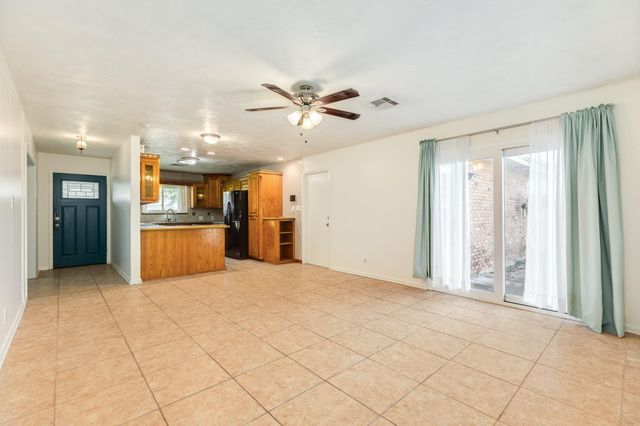 117 Talisman Street, Lake Jackson, TX 77566