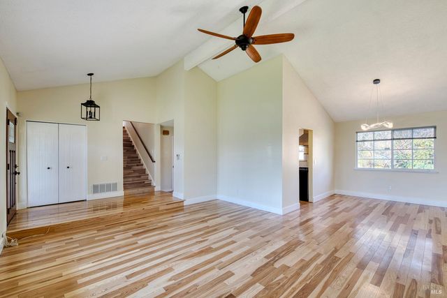 840 Sprucewood Ct, Petaluma, CA 94954