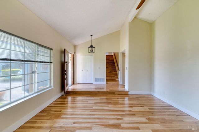 840 Sprucewood Ct, Petaluma, CA 94954