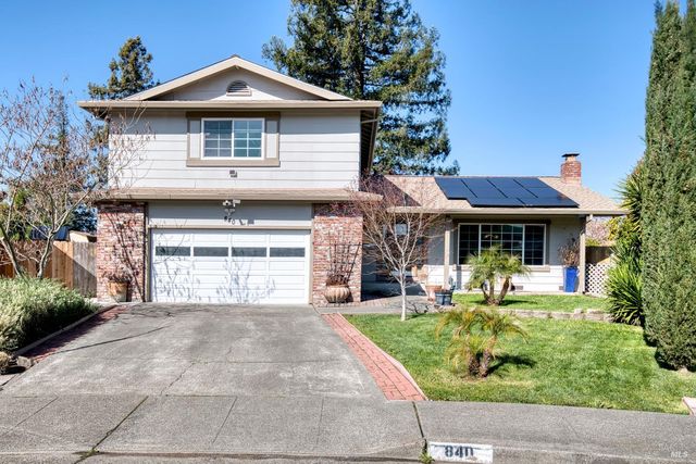 840 Sprucewood Ct, Petaluma, CA 94954