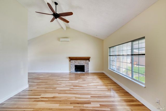 840 Sprucewood Ct, Petaluma, CA 94954