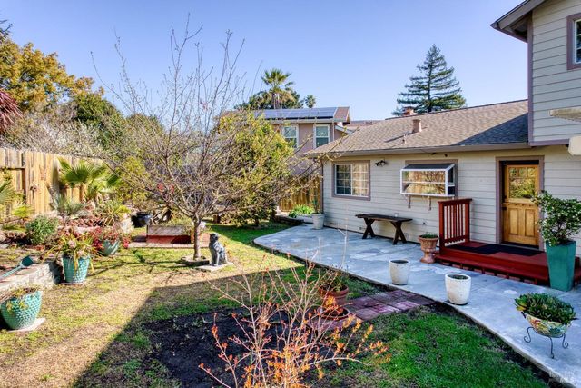 840 Sprucewood Ct, Petaluma, CA 94954