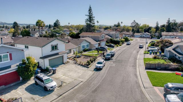 840 Sprucewood Ct, Petaluma, CA 94954