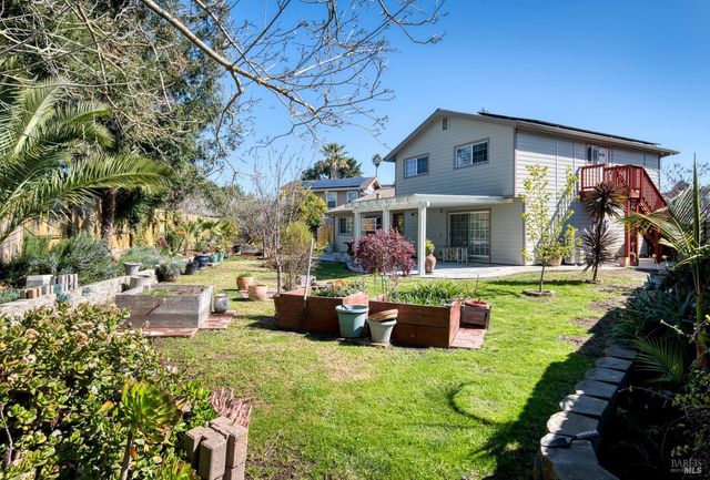840 Sprucewood Ct, Petaluma, CA 94954