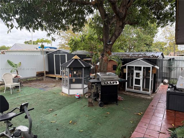 671 NE 1st Pl, Hialeah, FL 33010