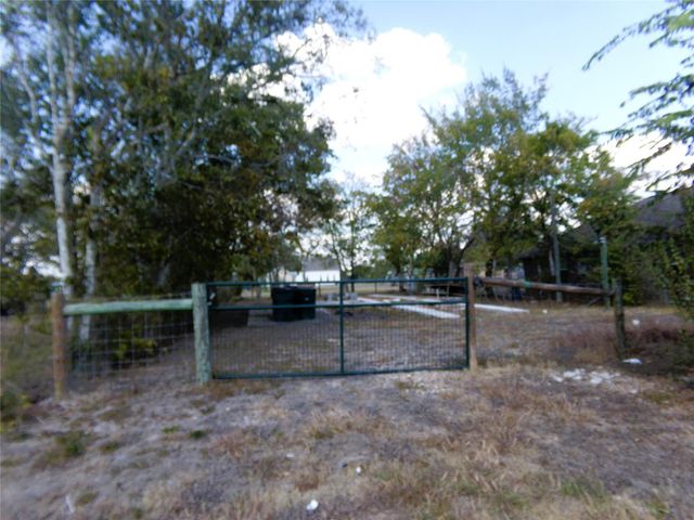 409 E Post Office Street, Weimar, TX 78962