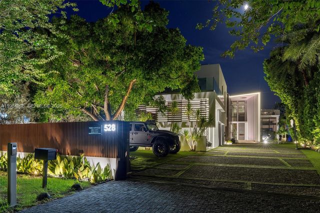 528 Lakeview Ct, Miami Beach, FL 33140