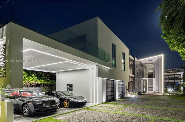 528 Lakeview Ct, Miami Beach, FL 33140