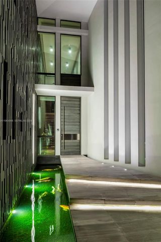 528 Lakeview Ct, Miami Beach, FL 33140