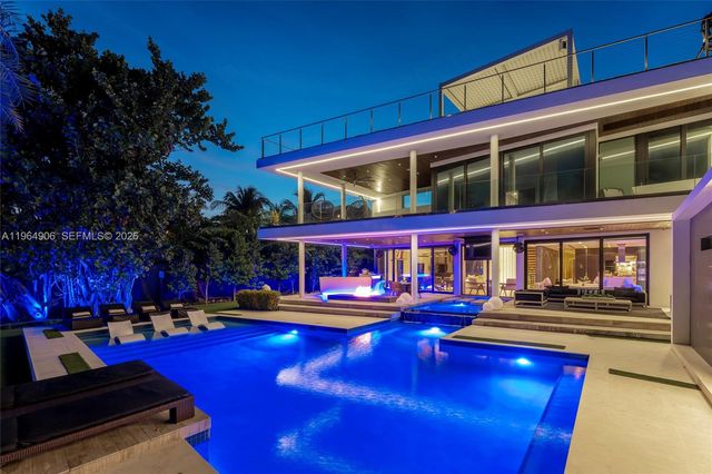 528 Lakeview Ct, Miami Beach, FL 33140