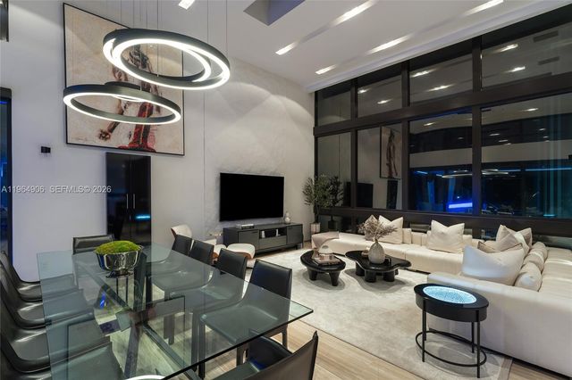 528 Lakeview Ct, Miami Beach, FL 33140