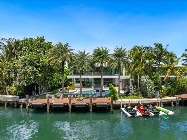 528 Lakeview Ct, Miami Beach, FL 33140