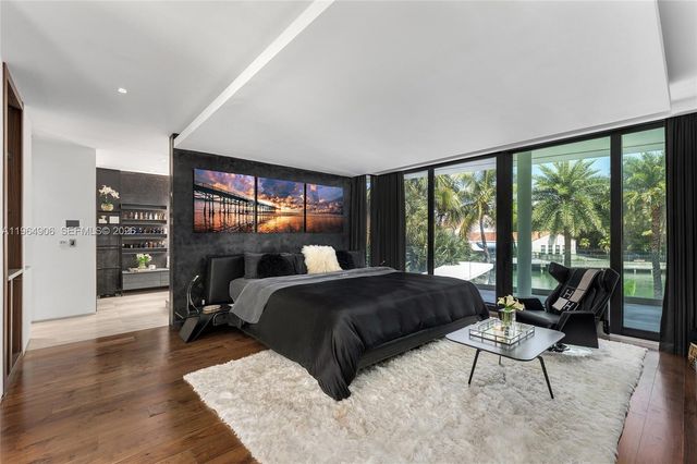 528 Lakeview Ct, Miami Beach, FL 33140