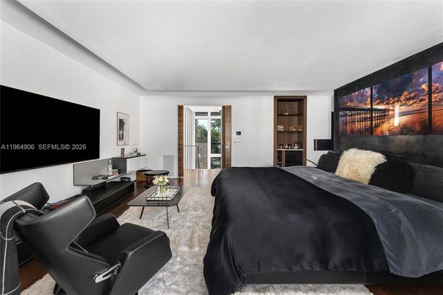 528 Lakeview Ct, Miami Beach, FL 33140