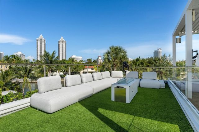 528 Lakeview Ct, Miami Beach, FL 33140