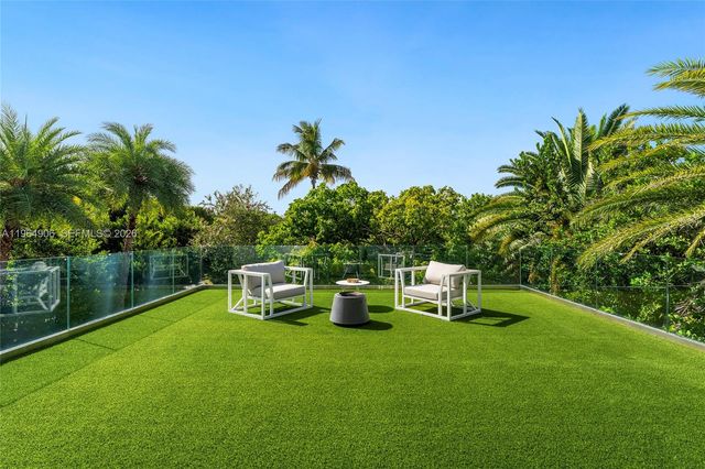 528 Lakeview Ct, Miami Beach, FL 33140