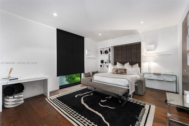 528 Lakeview Ct, Miami Beach, FL 33140