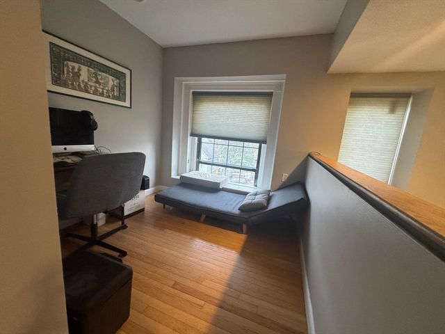 40 School 10, Haverhill, MA 01830