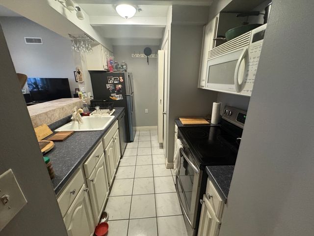 40 School 10, Haverhill, MA 01830
