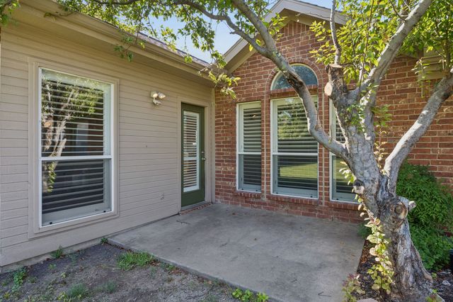 1833 Melton Drive, Carrollton, TX 75010