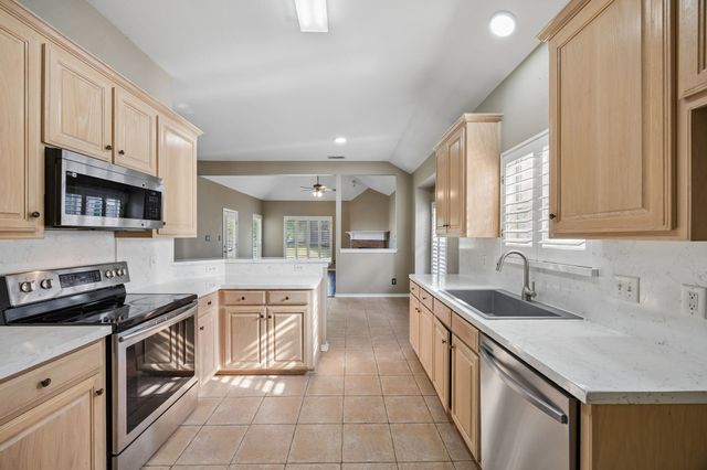 1833 Melton Drive, Carrollton, TX 75010