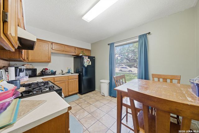 603 W BYRD BLVD, Universal City, TX 78148