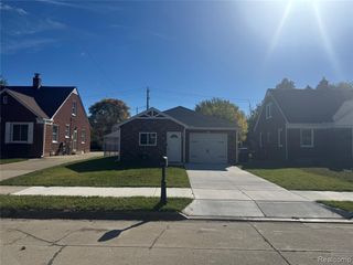 15610 Juliana Avenue, Eastpointe, MI 48021