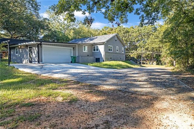 2105 S Stone Mountain Lithonia Road, Lithonia, GA 30058