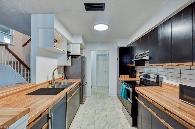 300 Windship CV, Virginia Beach, VA 23454