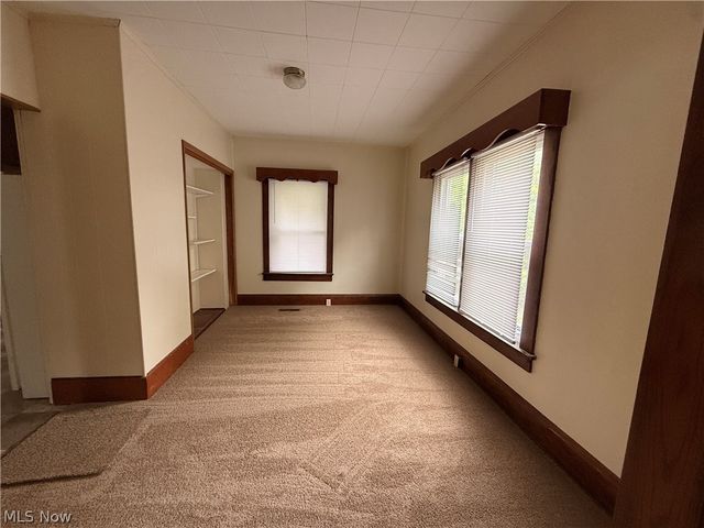 13 Burton Avenue NW, Massillon, OH 44646
