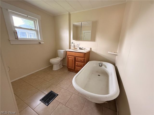 13 Burton Avenue NW, Massillon, OH 44646