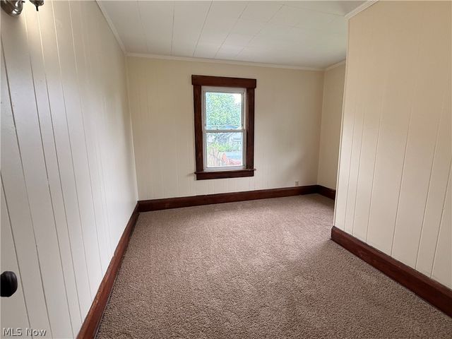 13 Burton Avenue NW, Massillon, OH 44646