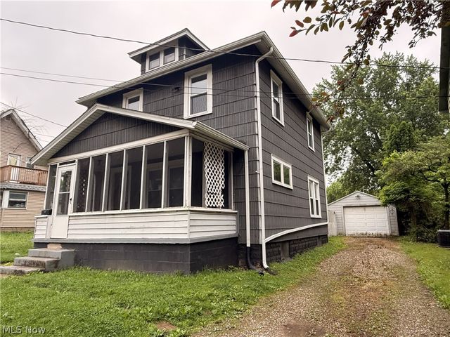 13 Burton Avenue NW, Massillon, OH 44646
