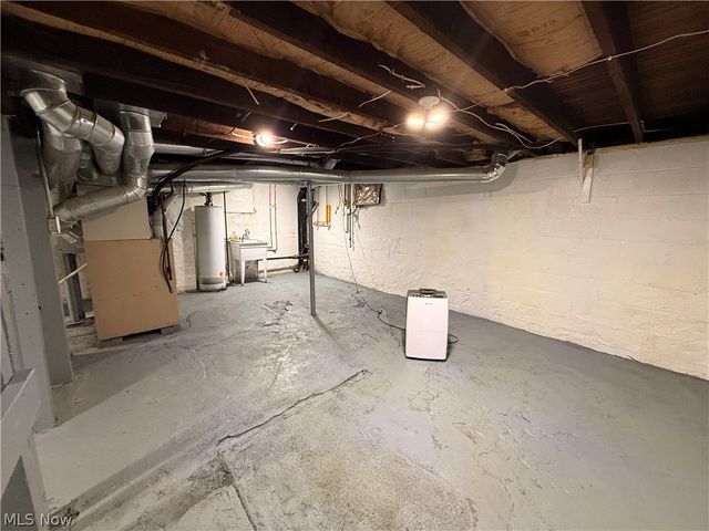 13 Burton Avenue NW, Massillon, OH 44646