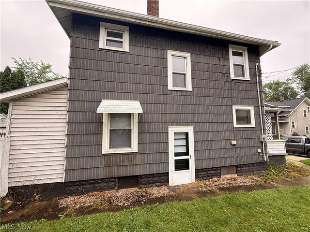 13 Burton Avenue NW, Massillon, OH 44646