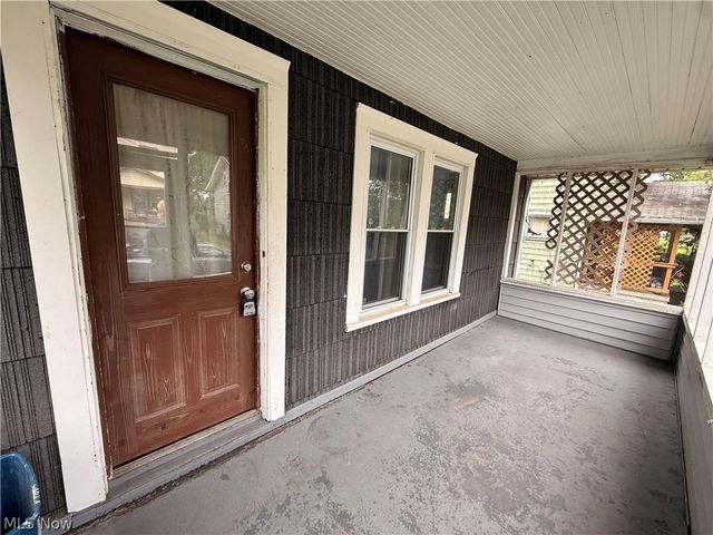 13 Burton Avenue NW, Massillon, OH 44646