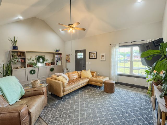 1828 Old Highway 52, Lafayette, TN 37083