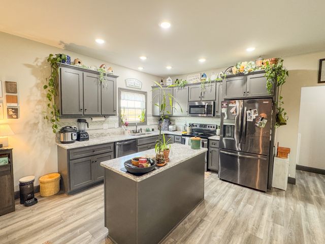 1828 Old Highway 52, Lafayette, TN 37083