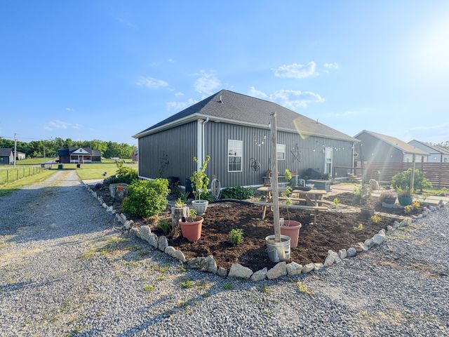 1828 Old Highway 52, Lafayette, TN 37083