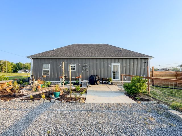 1828 Old Highway 52, Lafayette, TN 37083