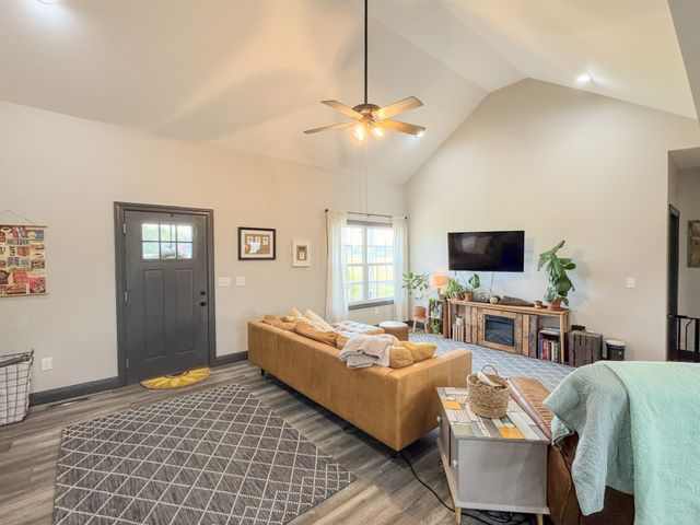 1828 Old Highway 52, Lafayette, TN 37083